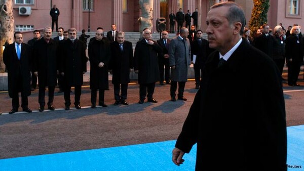Κλυδωνίζεται η τουρκική κυβέρνηση