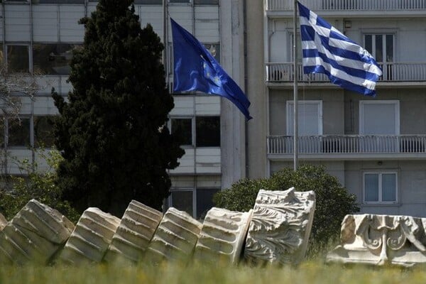 Ρόιτερς: ξεπέρασαν τα 17,8 δισ. οι προσφορές