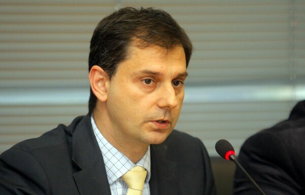 Θεοχάρης: Οι φορολογούμενοι θα πληρώνουν πριν πληρωθούν