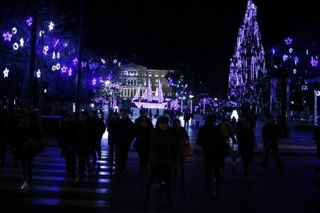 "Λευκή νύχτα" σήμερα στην Αθήνα με ανοιχτά ως αργά καταστήματα και μουσεία
