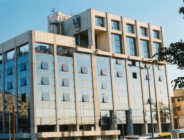 Επίθεση με μολότοφ στον Σκάι
