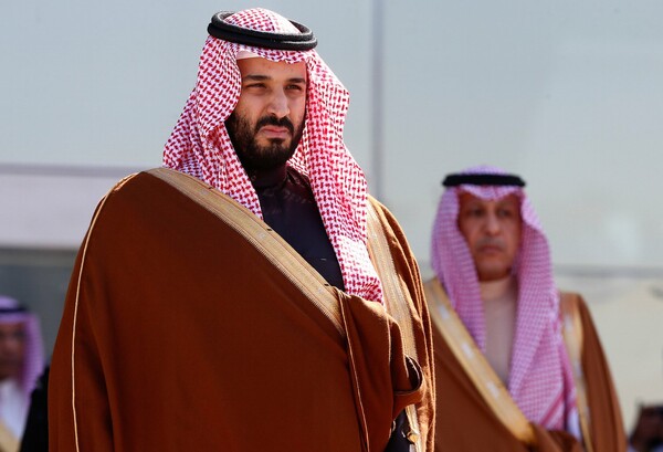 Ασυνήθιστη διαμαρτυρία στη Σ. Αραβία: Πρίγκιπες διαδήλωσαν κατά της λιτότητας έξω απ' το παλάτι