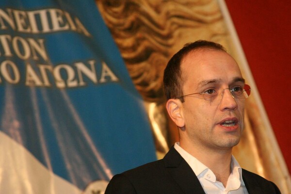 Βουλευτής ΣΥΡΙΖΑ στη Βουλή: «Ο Σαμαράς μπορεί να έχει το τέλος του Γιανούκοβιτς»
