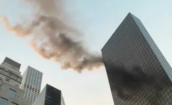 Πυρκαγιά στον Πύργο Τραμπ στη Νέα Υόρκη - Δύο τραυματίες