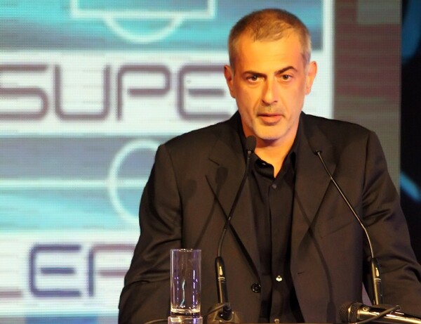 Η Super League θα μοιράζει παιχνίδια στους μικρούς φιλάθλους