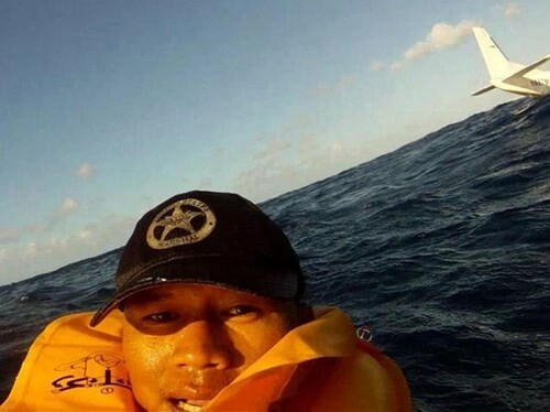 Selfie σε αεροπορικό δυστύχημα στη μέση του Ωκεανού