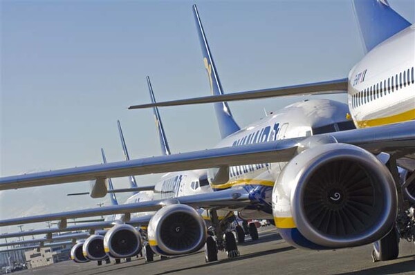 H Ryanair διαθέτει 100 χιλιάδες εισιτήρια στην τιμή των 9,99 ευρώ