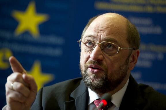 Σουλτς: «Αν εκλεγώ θα κάνω τα γερμανικά την επίσημη γλώσσα εργασίας στην Ε.Ε.»