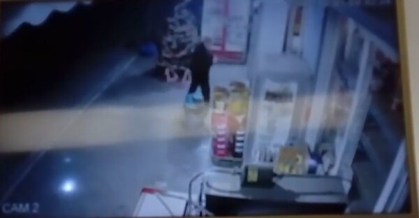 Κρήτη: Νέα στοιχεία από τις κάμερες ασφαλείας για το τραγικό δυστύχημα με τον λαχειοπώλη