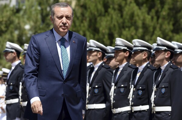 Συνεχίζουν να "ξηλώνουν" αστυνομικούς στην Τουρκία