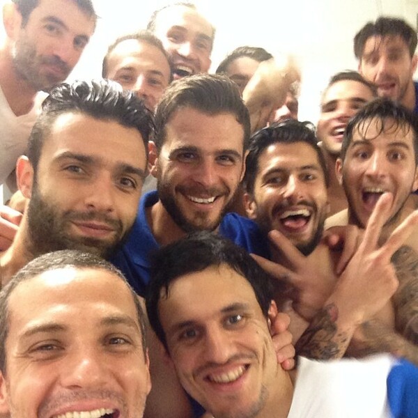 Oι selfies της ελληνικής νίκης από τα αποδυτήρια