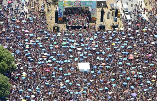 1,5 εκατ. τουρίστες περιμένει η Βραζιλία για το καρναβάλι του Ρίο