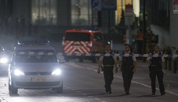 Αστυνομικοί πυροβόλησαν άνδρα οπλισμένο με μαχαίρι στον σιδηροδρομικό σταθμό της Γάνδης