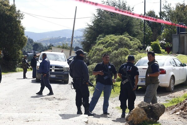 Εντοπίστηκαν 32 πτώματα σε ομαδικούς τάφους στο Μεξικό