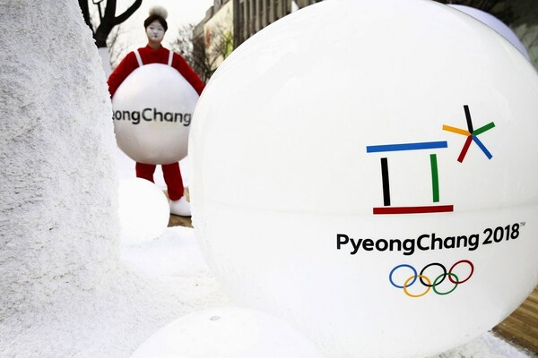 Κοινή παρέλαση υπό μια σημαία Βόρεια και Νότια Κορέα στους Χειμερινούς Ολυμπιακούς Αγώνες