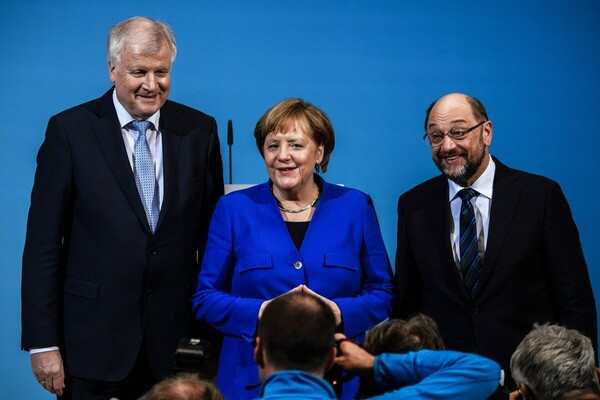 Γερμανία: Μέρκελ και Σουλτς έλαβαν εντολή διαπραγμάτευσης για σχηματισμό κυβέρνησης