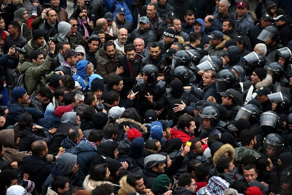 Τυνησία: Άλλοι 150 άνθρωποι συνελήφθησαν για τις κινητοποιήσεις