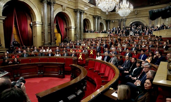 Πρώτη συνεδρίαση του κοινοβουλίου της Καταλονίας μετά το ξέσπασμα της κρίσης