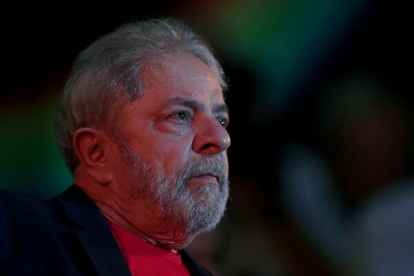 Βραζιλία: Βαρύ πλήγμα για τον πρώην πρόεδρο Λούλα η καταδικαστική απόφαση για διαφθορά