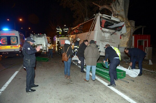 Τουρκία: 11 νεκροί και 46 τραυματίες σε δυστύχημα με λεωφορείο