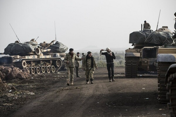 Οι Κούρδοι καλούν τους πολίτες να «πάρουν τα όπλα» για να υπερασπιστούν την Αφρίν