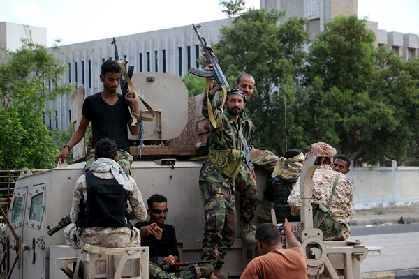 Αυτονομιστές της νότιας Υεμένης κατέλαβαν το Άντεν