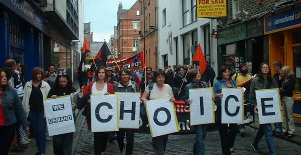 Σάλος από την άρνηση διακοπής της εγκυμοσύνης σε θύμα βιασμού στην Ιρλανδία