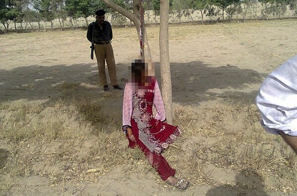 Πακιστάν: Bαρβαρότητα με 20χρονη που βιάστηκε και βρέθηκε κρεμασμένη σε δέντρο
