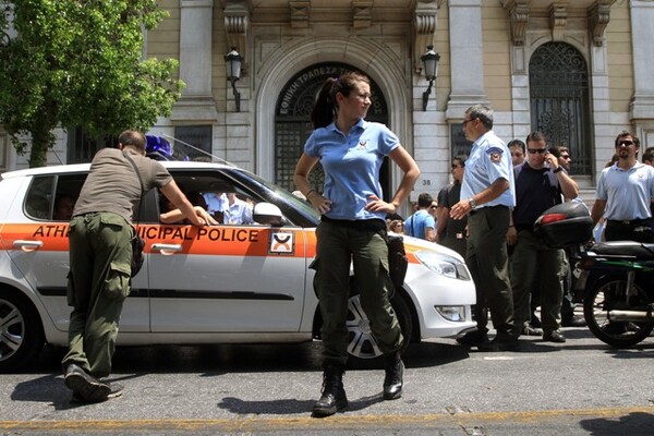 Καμίνης: Φέρτε πίσω τους δημοτικούς αστυνομικούς