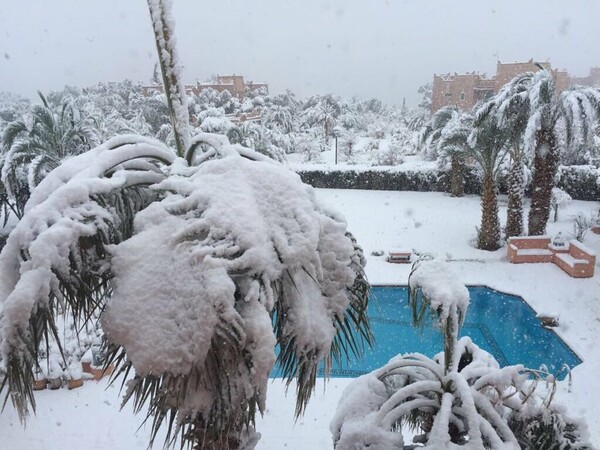 Στα «λευκά» η έρημος στο Μαρόκο - Χιόνισε έπειτα από πολλά χρόνια