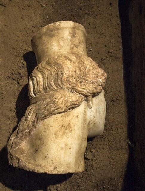 Βρέθηκε το κεφάλι της Σφίγγας στην Αμφίπολη