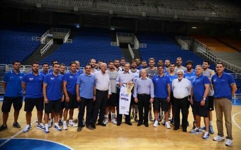 Ο Αντώνης Σαμαράς στην προπόνηση της Εθνικής Μπάσκετ