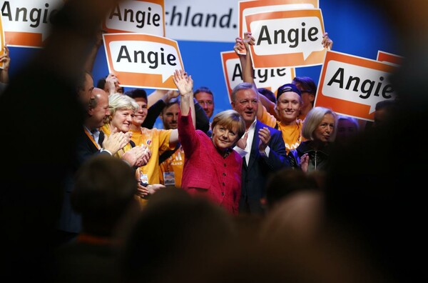 Spiegel: Η Μέρκελ θα αποχωρήσει από την καγκελαρία