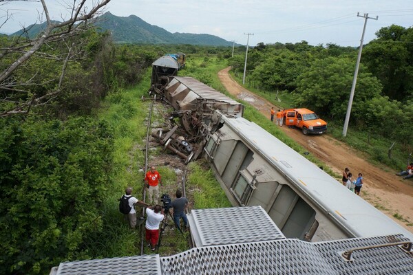 Μεξικό: Τουλάχιστον 5 νεκροί από εκτροχιασμό τρένου - Βαγόνι κατέληξε σε σπίτι