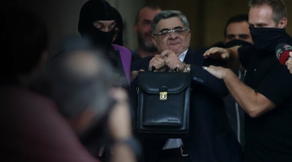 Στη Βουλή σήμερα Μιχαλολιάκος και Σία