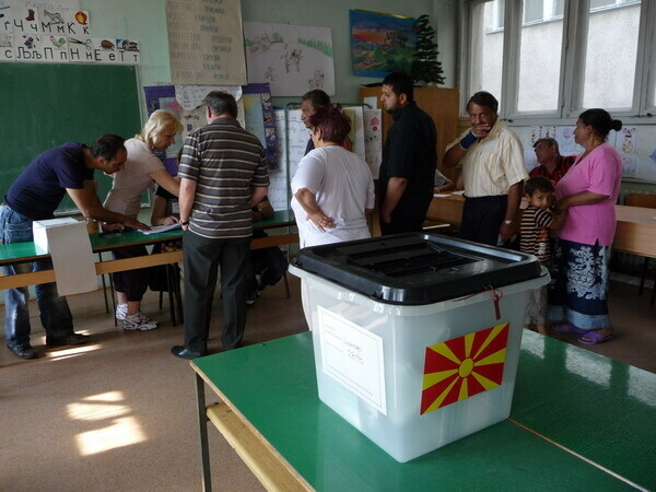 Διπλές, προεδρικές και βουλευτικές, εκλογές την Κυριακή στην ΠΓΔΜ