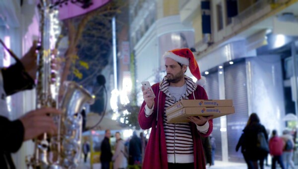 WhatsΑpp Santa από την Cambo για την Domino’s Pizza!