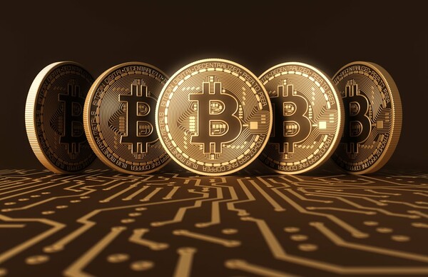 Τράπεζες στη Βρετανία και τις ΗΠΑ απαγόρευσαν την αγορά bitcoin μέσω πιστωτικών καρτών