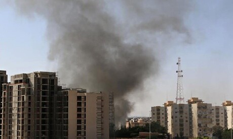 Δύο νεκροί από επίθεση με ρουκέτες στο αεροδρόμιο της Τρίπολης, στη Λιβύη