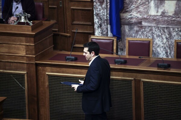 Στη Βουλή η συμφωνία παράτασης, αλλά όχι προς ψήφιση