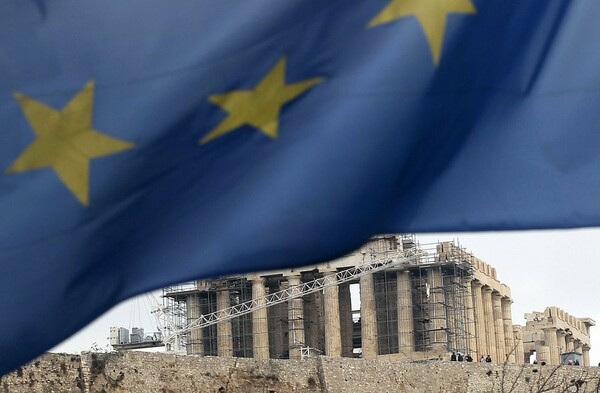 Bloomberg: Οι πέντε «άβολες πραγματικότητες» για την Ελλάδα