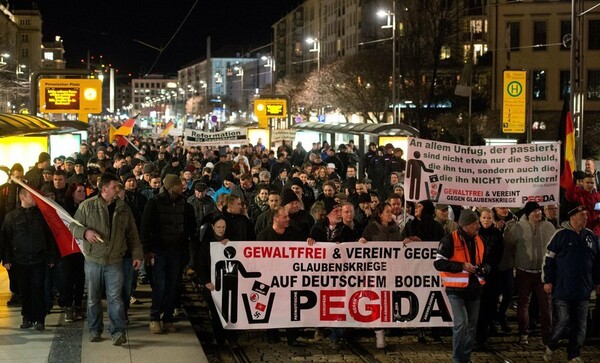 Βεβήλωση τεμένους πριν την πρώτη συγκέντρωση του Pegida στη Βιέννη