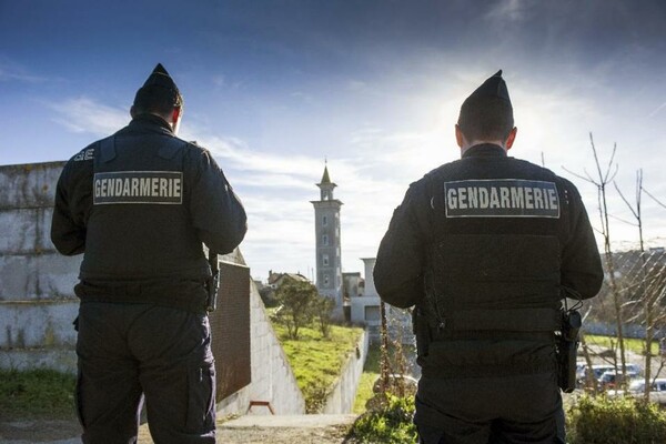 Πολλαπλασιάστηκαν τα κρούσματα Ισλαμοφοβίας στην Γαλλία μετά τα γεγονότα του Παρισιού