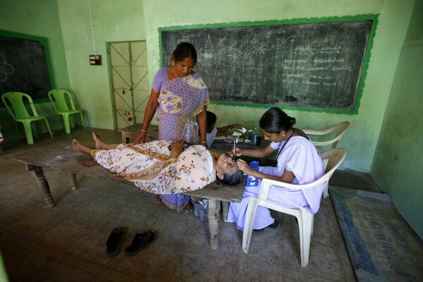 Ινδία: Οκτώ γυναίκες νεκρές σε επέμβαση στείρωσης, 64 νοσηλεύονται
