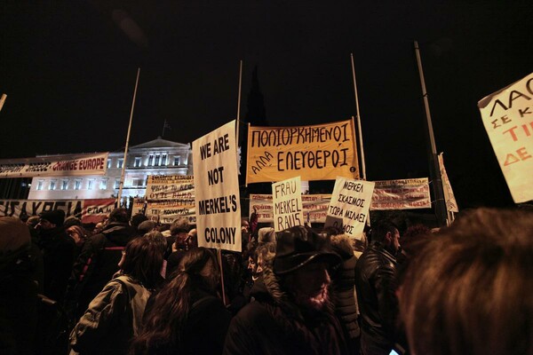 Θαυμασμός από τα διεθνή ΜΜΕ για τη συγκέντρωση στο Σύνταγμα