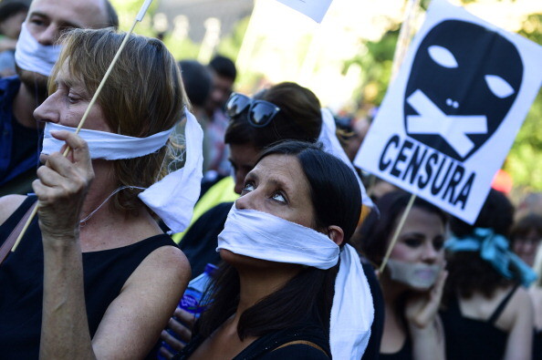 Ψηφίστηκε ο «νόμος-φίμωτρο» για τις διαδηλώσεις στην Ισπανία