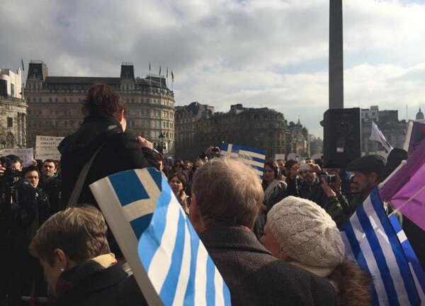 Ελληνικές σημαίες και Ανάσα Αξιοπρέπειας στην καρδιά του Λονδίνου