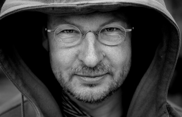 O Lars von Trier αναρωτιέται αν μπορεί να γυρίσει ταινίες «καθαρός»