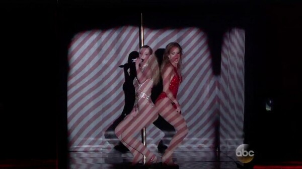H Iggy Azalea και η J Lo παράκουσαν τις εντολές του ΑΒC στην πιο αμφιλεγόμενη περφόρμανς των βραβείων ΑΜΑ