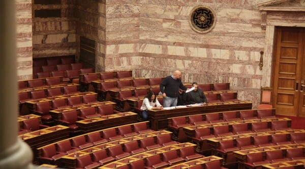 Ανησυχία για έκτροπα από τους χρυσαυγίτες σήμερα στη Βουλή